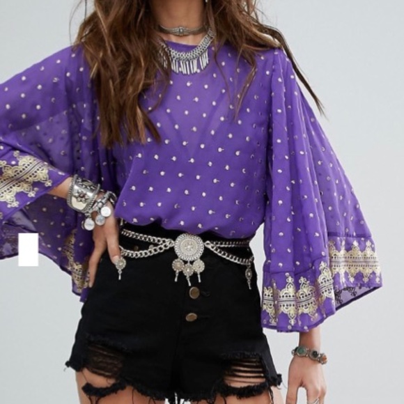 Blouse w/Wide Sleeves & Open Back - Picture 10 of 10